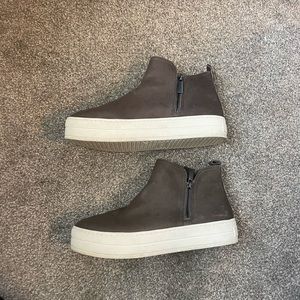 Jslide gray leather high top sneaker size 8